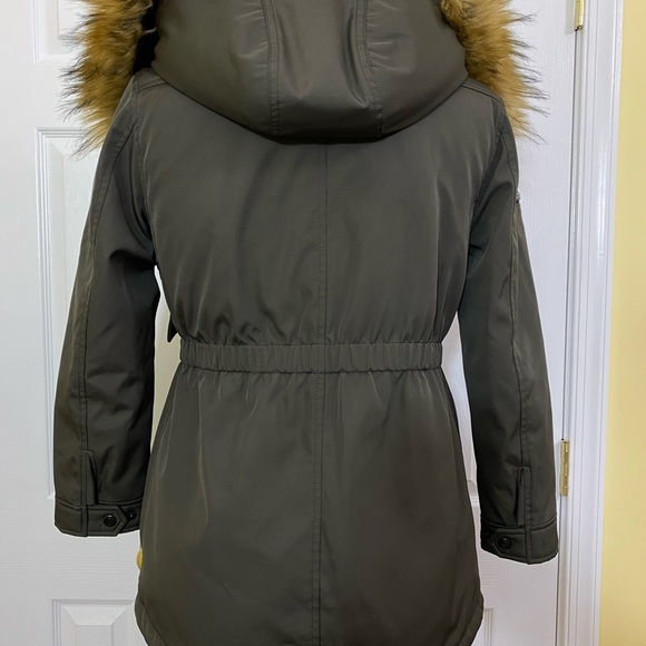 Garnet Hill S13 Girls Hooded Anorak - Picture 2 of 9